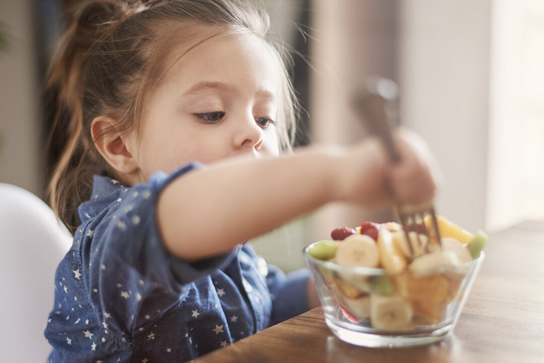ENSEÑAR A COMER, MÁS ALLÁ DE LOS BUENOS MODALES