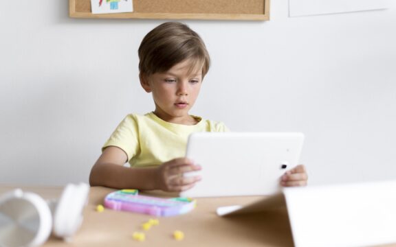 JUNIO 2025: ENTRE TABLETS Y JUEGOS